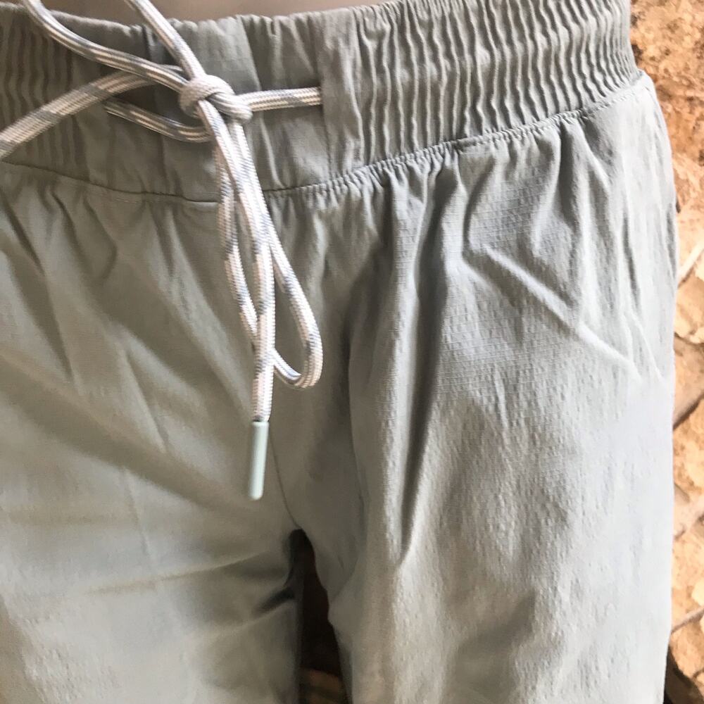 Athleta Trekkie Straight Crop Sea Foam Green Pull On Hiking Pants Women’s Size 4 - Picture 4 of 7